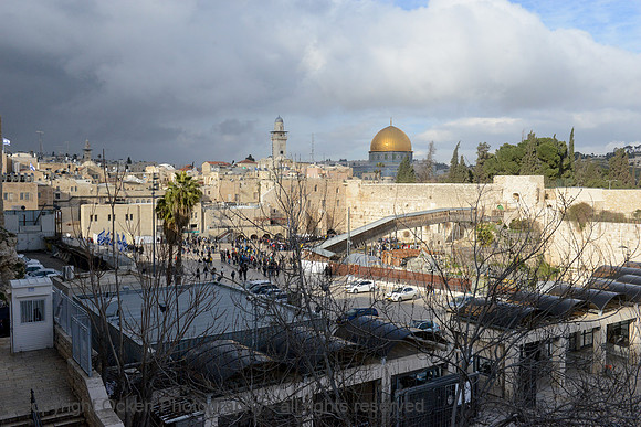 586 Western Wall