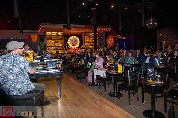 043 Piano Bar