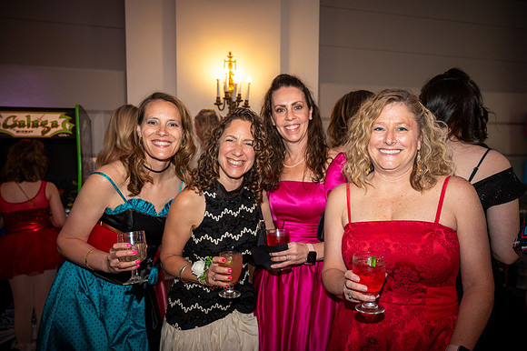150 80s Prom
