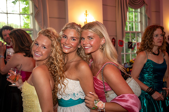 200 80s Prom