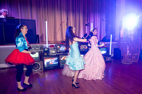 385 80s Prom