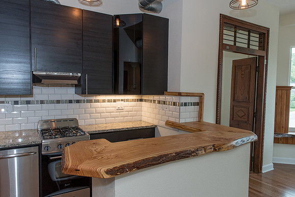 148 228 Oak Park Apartments