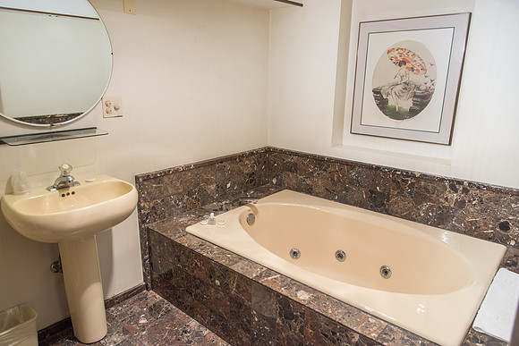 043 Real Estate Write Inn