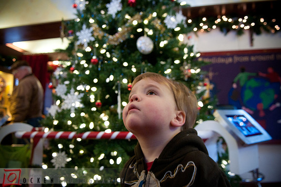 004 2011 Santa Village