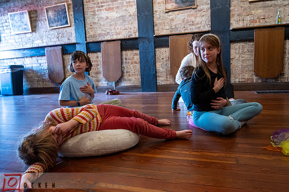 084 2024 Kid Yoga